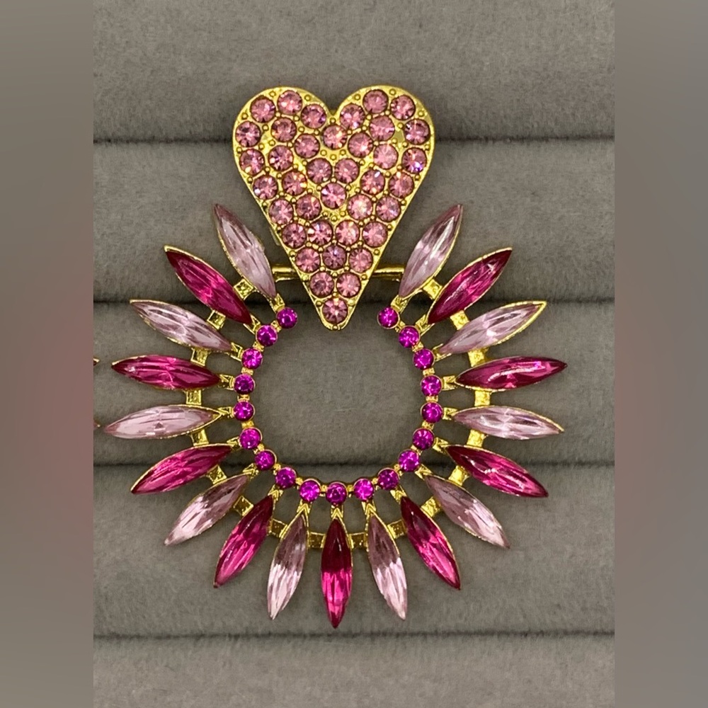 💗 Heart Sunburst Stud Earrings - Picture 9 of 10